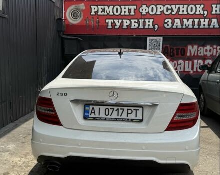 Білий Мерседес 250, об'ємом двигуна 1.8 л та пробігом 135 тис. км за 11200 $, фото 1 на Automoto.ua