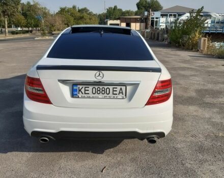 Белый Мерседес 250, объемом двигателя 1.8 л и пробегом 140 тыс. км за 14000 $, фото 11 на Automoto.ua