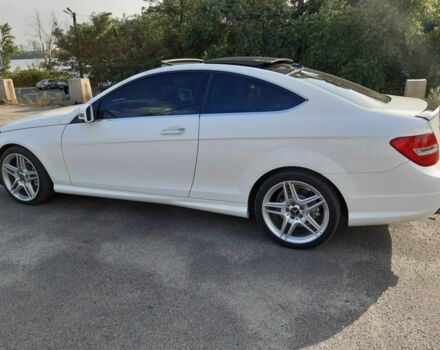 Белый Мерседес 250, объемом двигателя 1.8 л и пробегом 140 тыс. км за 14000 $, фото 12 на Automoto.ua