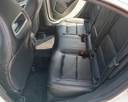 Белый Мерседес 250, объемом двигателя 2 л и пробегом 117 тыс. км за 20700 $, фото 5 на Automoto.ua