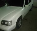 Белый Мерседес 250, объемом двигателя 2.5 л и пробегом 400 тыс. км за 1700 $, фото 1 на Automoto.ua