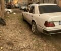 Белый Мерседес 250, объемом двигателя 2.5 л и пробегом 400 тыс. км за 3000 $, фото 3 на Automoto.ua
