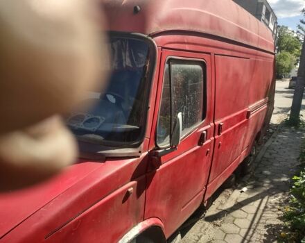 Білий Мерседес 250, об'ємом двигуна 2.9 л та пробігом 950 тис. км за 3755 $, фото 2 на Automoto.ua