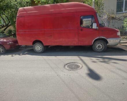 Білий Мерседес 250, об'ємом двигуна 2.9 л та пробігом 950 тис. км за 3755 $, фото 1 на Automoto.ua