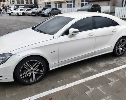 Белый Мерседес 250, объемом двигателя 2.1 л и пробегом 150 тыс. км за 21900 $, фото 3 на Automoto.ua