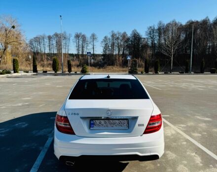 Белый Мерседес 250, объемом двигателя 1.8 л и пробегом 187 тыс. км за 12000 $, фото 7 на Automoto.ua