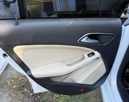 Білий Мерседес 250, об'ємом двигуна 2 л та пробігом 236 тис. км за 13999 $, фото 8 на Automoto.ua