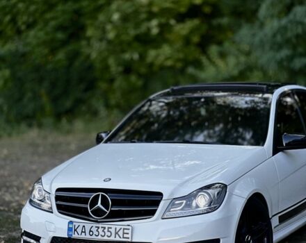 Білий Мерседес 250, об'ємом двигуна 1.8 л та пробігом 230 тис. км за 12555 $, фото 6 на Automoto.ua