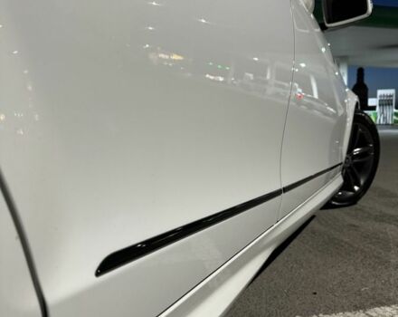 Белый Мерседес 250, объемом двигателя 1.8 л и пробегом 154 тыс. км за 14250 $, фото 2 на Automoto.ua