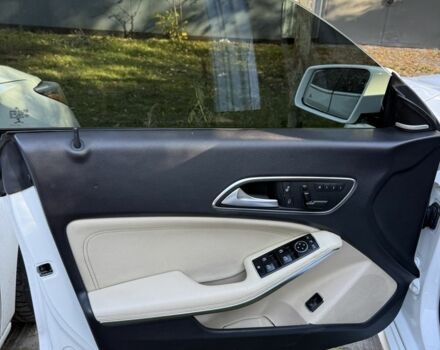 Білий Мерседес 250, об'ємом двигуна 2 л та пробігом 236 тис. км за 13999 $, фото 10 на Automoto.ua