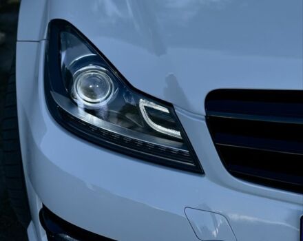 Білий Мерседес 250, об'ємом двигуна 1.8 л та пробігом 230 тис. км за 12555 $, фото 9 на Automoto.ua