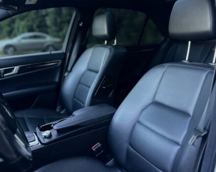 Білий Мерседес 250, об'ємом двигуна 1.8 л та пробігом 230 тис. км за 12555 $, фото 16 на Automoto.ua