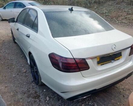 Белый Мерседес 250, объемом двигателя 2.2 л и пробегом 100 тыс. км за 5500 $, фото 2 на Automoto.ua