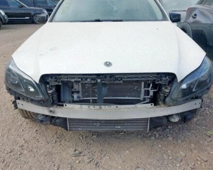 Белый Мерседес 250, объемом двигателя 2.2 л и пробегом 100 тыс. км за 5500 $, фото 7 на Automoto.ua