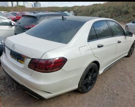 Белый Мерседес 250, объемом двигателя 2.2 л и пробегом 100 тыс. км за 5500 $, фото 1 на Automoto.ua