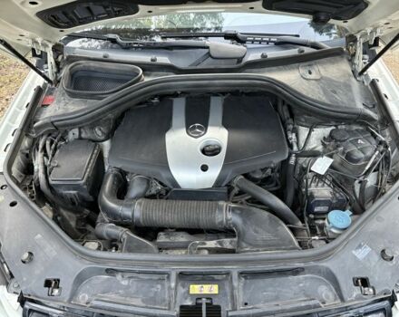 Білий Мерседес 250, об'ємом двигуна 2.1 л та пробігом 259 тис. км за 18000 $, фото 15 на Automoto.ua