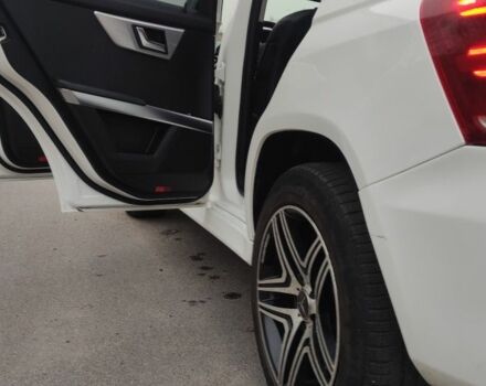 Белый Мерседес 250, объемом двигателя 2.1 л и пробегом 138 тыс. км за 15500 $, фото 16 на Automoto.ua