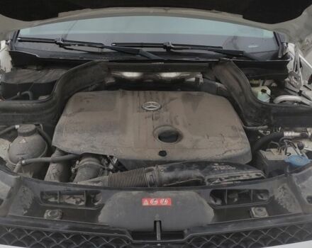 Белый Мерседес 250, объемом двигателя 2.1 л и пробегом 138 тыс. км за 15500 $, фото 18 на Automoto.ua