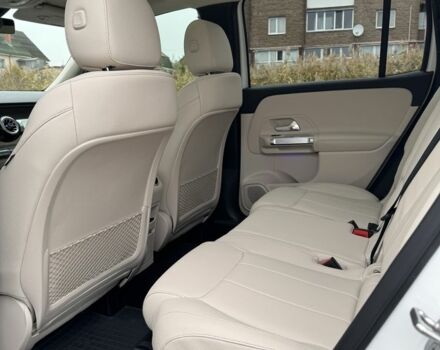 Белый Мерседес 250, объемом двигателя 2 л и пробегом 36 тыс. км за 49000 $, фото 18 на Automoto.ua