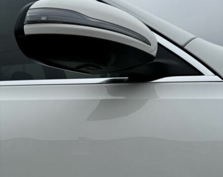 Белый Мерседес 250, объемом двигателя 2 л и пробегом 36 тыс. км за 49000 $, фото 9 на Automoto.ua