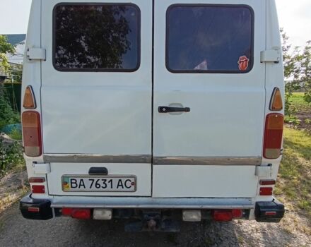 Білий Мерседес 250, об'ємом двигуна 2 л та пробігом 111 тис. км за 3000 $, фото 6 на Automoto.ua