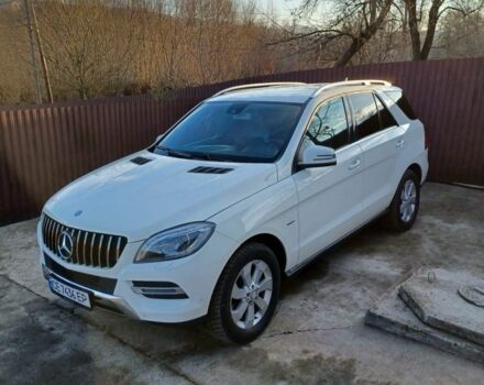 Білий Мерседес 250, об'ємом двигуна 2.1 л та пробігом 220 тис. км за 18500 $, фото 1 на Automoto.ua