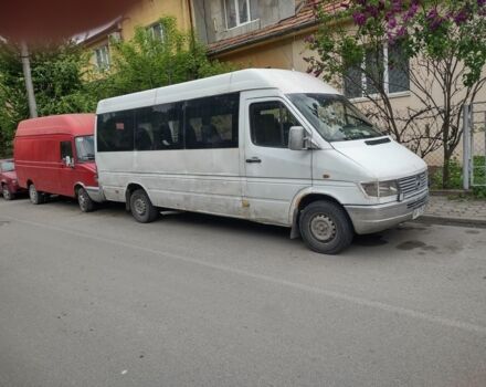 Білий Мерседес 250, об'ємом двигуна 2.9 л та пробігом 950 тис. км за 3755 $, фото 1 на Automoto.ua