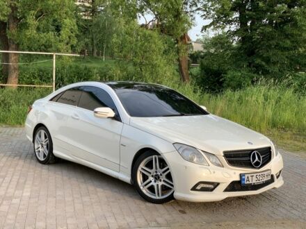 Белый Мерседес 250, объемом двигателя 2.1 л и пробегом 265 тыс. км за 12999 $, фото 1 на Automoto.ua