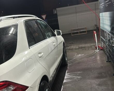 Білий Мерседес 250, об'ємом двигуна 2.1 л та пробігом 209 тис. км за 20000 $, фото 1 на Automoto.ua