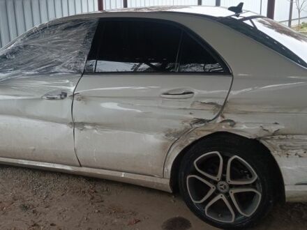 Білий Мерседес 250, об'ємом двигуна 2 л та пробігом 200 тис. км за 9000 $, фото 1 на Automoto.ua