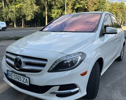 Білий Мерседес 250, об'ємом двигуна 0 л та пробігом 145 тис. км за 12800 $, фото 1 на Automoto.ua