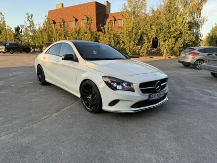 Белый Мерседес 250, объемом двигателя 2 л и пробегом 227 тыс. км за 14700 $, фото 1 на Automoto.ua