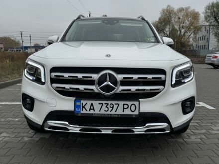 Белый Мерседес 250, объемом двигателя 2 л и пробегом 36 тыс. км за 49000 $, фото 1 на Automoto.ua