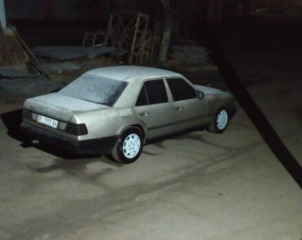 Бежевый Мерседес 250, объемом двигателя 2.5 л и пробегом 600 тыс. км за 2000 $, фото 7 на Automoto.ua