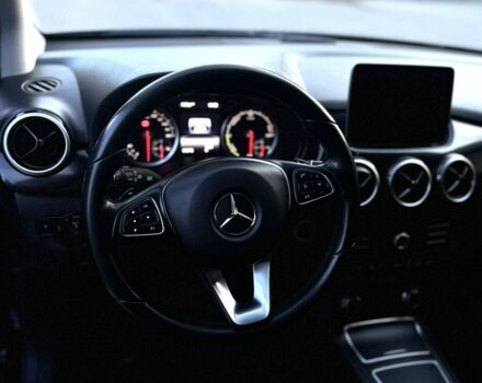 Черный Мерседес 250, объемом двигателя 0 л и пробегом 154 тыс. км за 10100 $, фото 8 на Automoto.ua