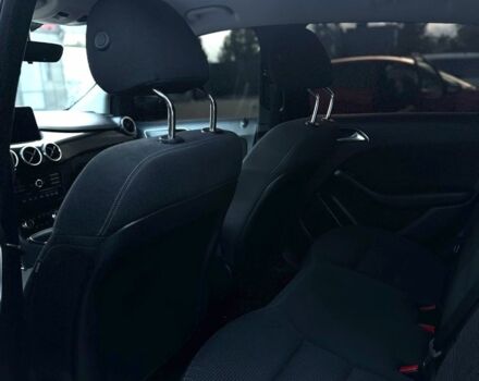 Черный Мерседес 250, объемом двигателя 0 л и пробегом 154 тыс. км за 10100 $, фото 10 на Automoto.ua