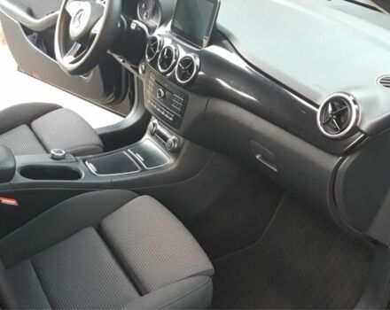 Черный Мерседес 250, объемом двигателя 0 л и пробегом 68 тыс. км за 12000 $, фото 7 на Automoto.ua