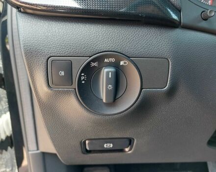 Чорний Мерседес 250, об'ємом двигуна 0 л та пробігом 81 тис. км за 16260 $, фото 16 на Automoto.ua