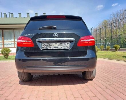 Чорний Мерседес 250, об'ємом двигуна 0 л та пробігом 81 тис. км за 16260 $, фото 7 на Automoto.ua