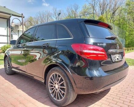 Чорний Мерседес 250, об'ємом двигуна 0 л та пробігом 81 тис. км за 16260 $, фото 5 на Automoto.ua