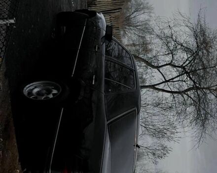 Черный Мерседес 250, объемом двигателя 2.5 л и пробегом 300 тыс. км за 2400 $, фото 1 на Automoto.ua