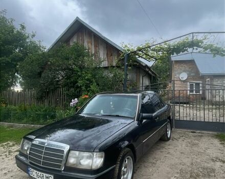 Черный Мерседес 250, объемом двигателя 2.5 л и пробегом 300 тыс. км за 2400 $, фото 8 на Automoto.ua