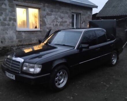 Черный Мерседес 250, объемом двигателя 2.5 л и пробегом 300 тыс. км за 2400 $, фото 7 на Automoto.ua