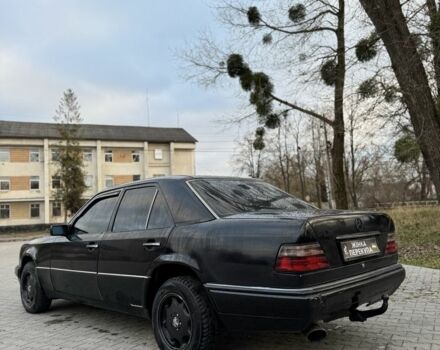 Черный Мерседес 250, объемом двигателя 2.5 л и пробегом 400 тыс. км за 1999 $, фото 3 на Automoto.ua