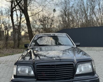 Черный Мерседес 250, объемом двигателя 2.5 л и пробегом 400 тыс. км за 1999 $, фото 4 на Automoto.ua
