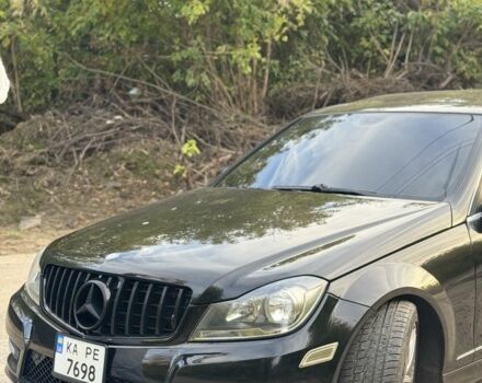 Чорний Мерседес 250, об'ємом двигуна 1.8 л та пробігом 263 тис. км за 9359 $, фото 2 на Automoto.ua