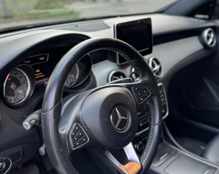 Черный Мерседес 250, объемом двигателя 2 л и пробегом 152 тыс. км за 15000 $, фото 5 на Automoto.ua