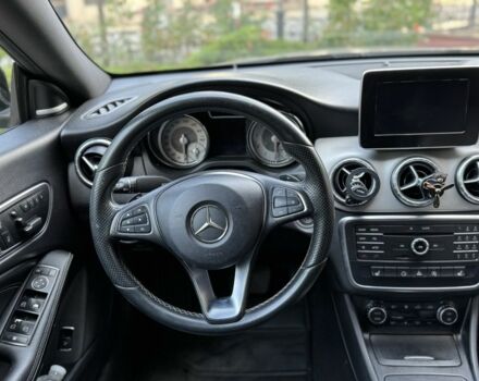 Черный Мерседес 250, объемом двигателя 2 л и пробегом 152 тыс. км за 15000 $, фото 8 на Automoto.ua