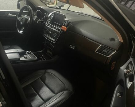 Черный Мерседес 250, объемом двигателя 2.1 л и пробегом 260 тыс. км за 35000 $, фото 4 на Automoto.ua