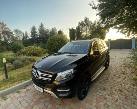 Черный Мерседес 250, объемом двигателя 2.1 л и пробегом 260 тыс. км за 35000 $, фото 6 на Automoto.ua